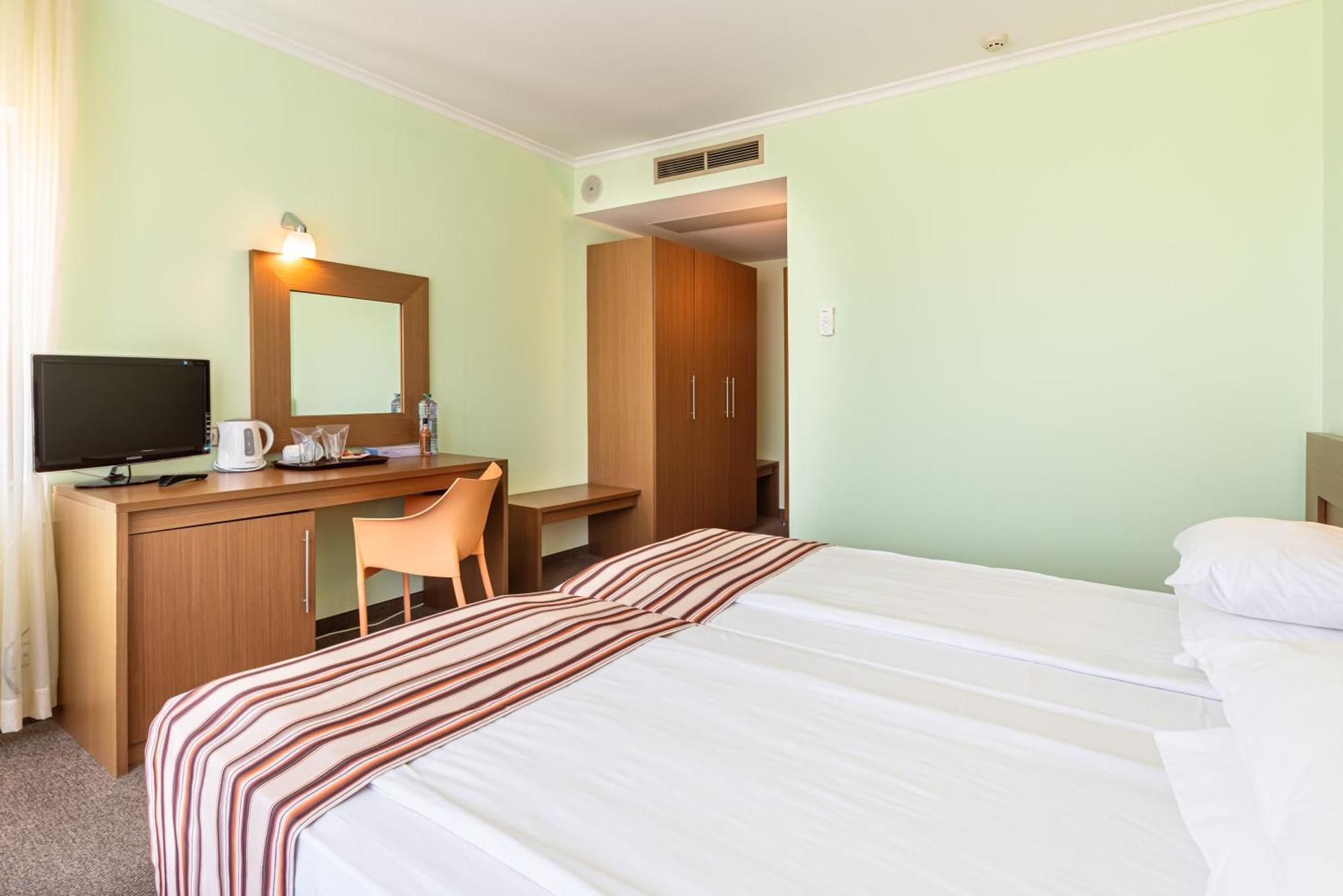 Jeravi Beach Hotel Sunny Beach Exterior photo